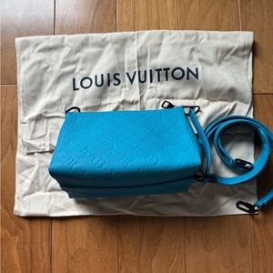 EXCELLENT CONDITION - Louis Vuitton Triangle Messenger (Spring 2020)